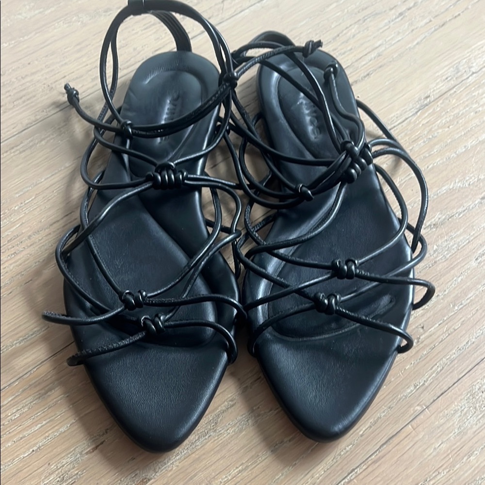Vince Kenna Black leather sandal